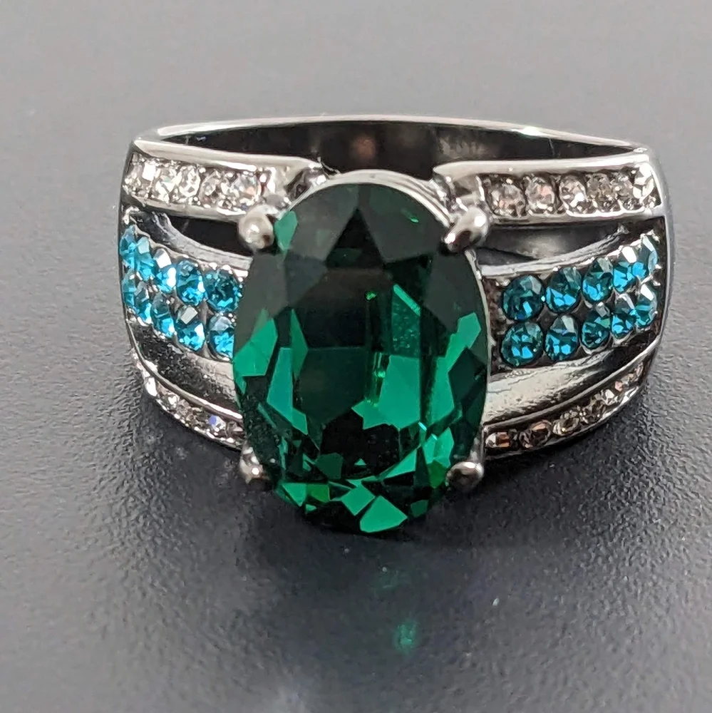Green & Blue Crystal Cocktail Ring - Picture 4 of 5